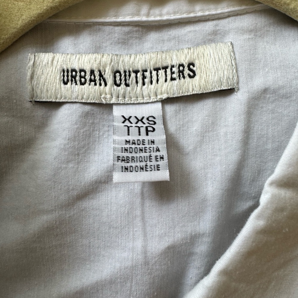 Urban Outfitters Party girl cotton blend button down sleeveless shirt - Picture 6 of 10